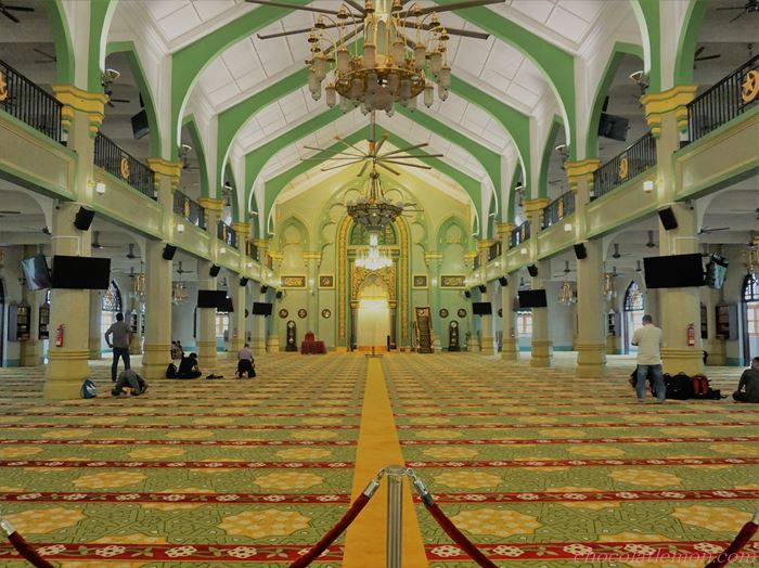 サルタンモスク内部